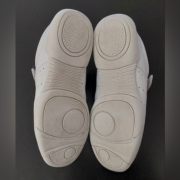 Sport White Cheer Shoes / Size 2 - Picture 5 of 6